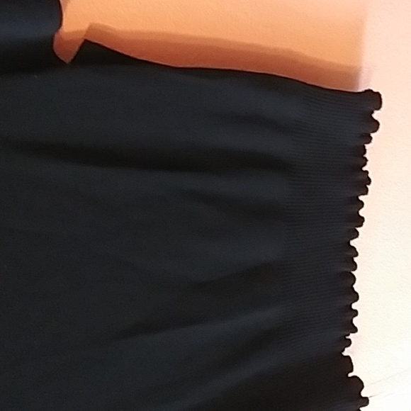 Madison Studio cap sleeve blouse with ribbed detail and  gathered waist - Picture 3 of 3